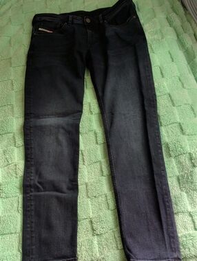 Black Skinny Women’s Jeans